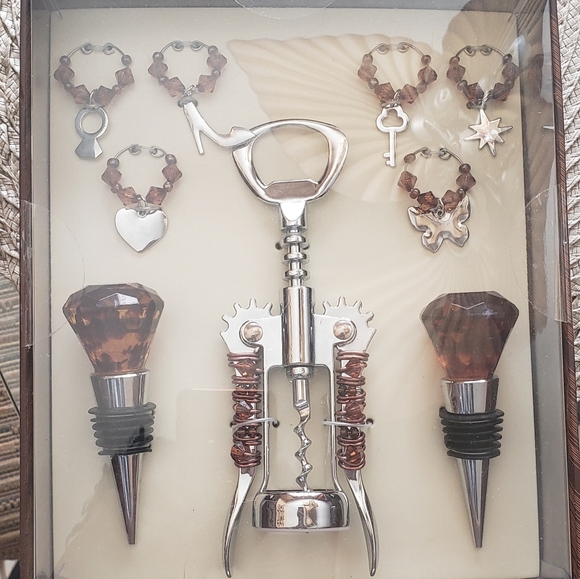 Wine Gift Set - Picture 1 of 3